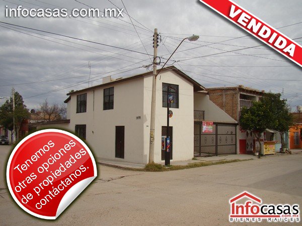 Casa con Local Comercial Fracc Los Fuentes